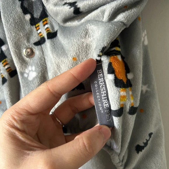 Berkshire Pet Collection Halloween Outfit - Picture 3 of 4